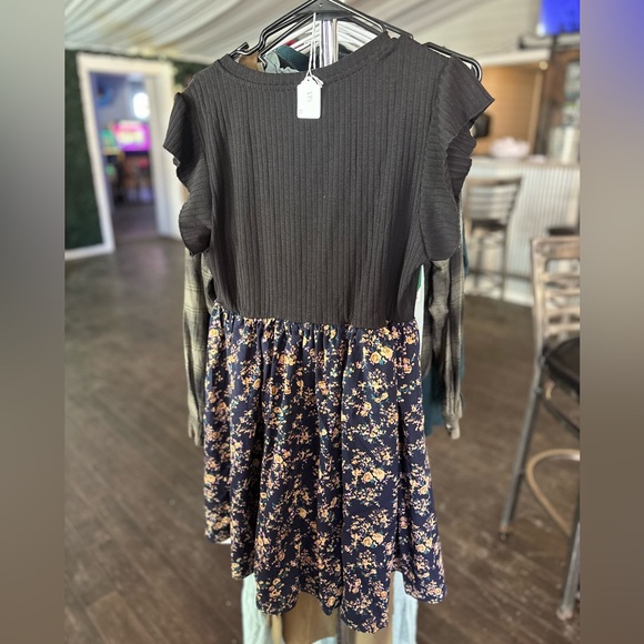 Cupshe Black and Floral Mini Dress - Picture 2 of 2